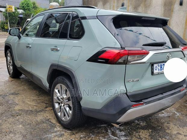 Toyota RAV4 2021
