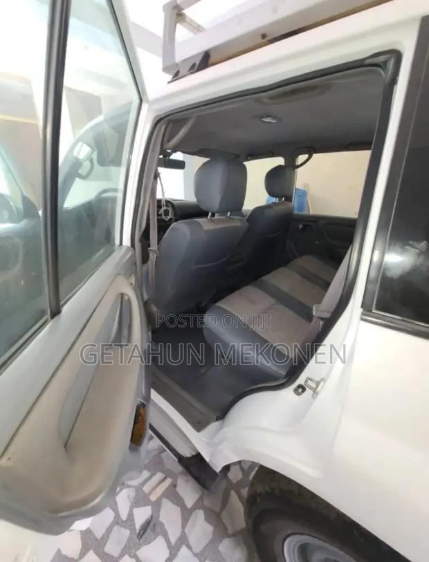 Toyota Land Cruiser 2006 White