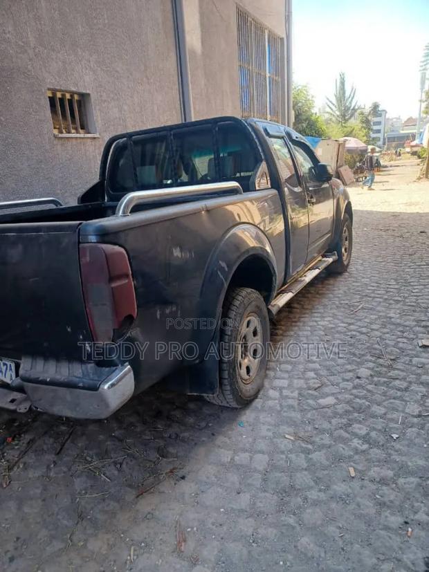 Nissan Navara 2008 Black