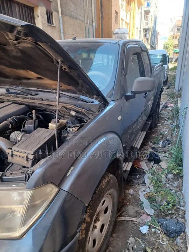 Nissan Navara 2008 Black
