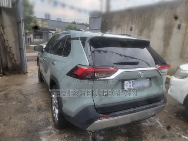 Toyota RAV4 2021