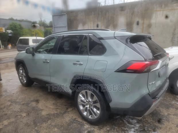 Toyota RAV4 2021