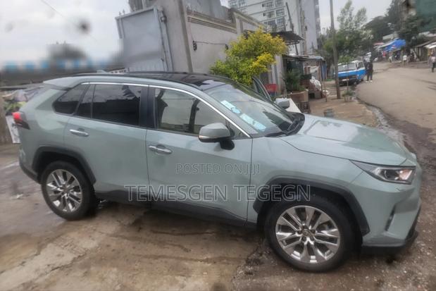 Toyota RAV4 2021