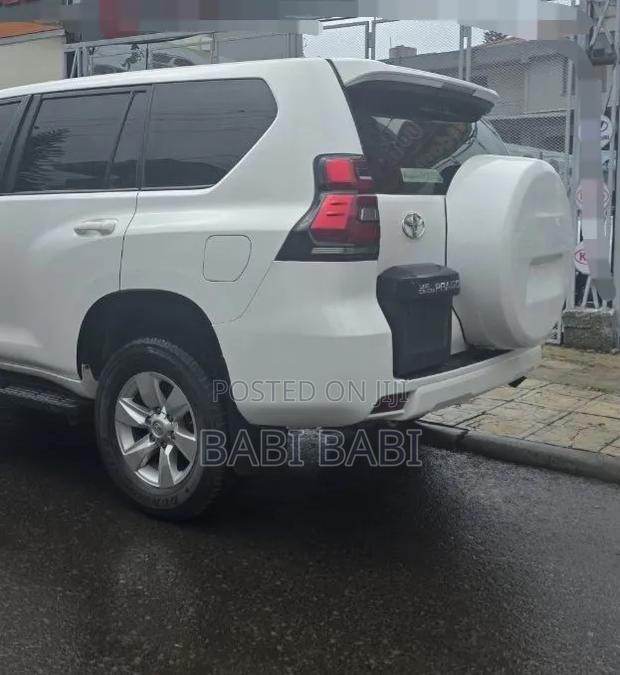 Toyota Land Cruiser 2019 White