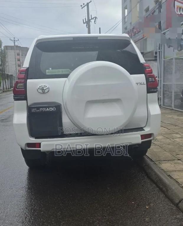 Toyota Land Cruiser 2019 White