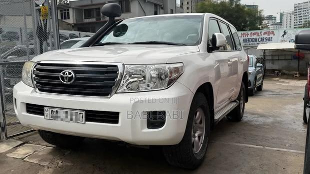 Toyota Land Cruiser 2014 White