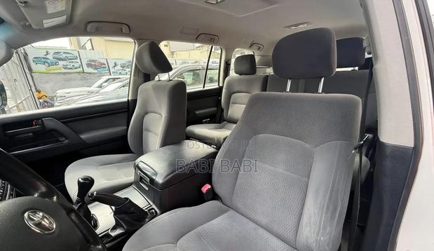 Toyota Land Cruiser 2014 White