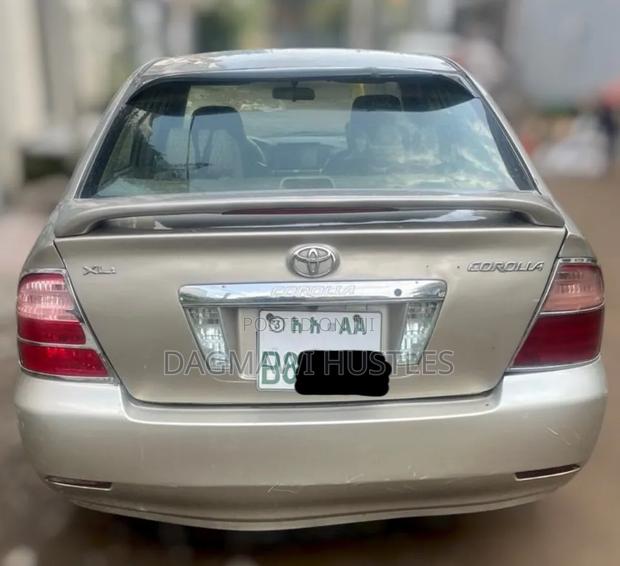 Toyota Corolla 2007 Gold