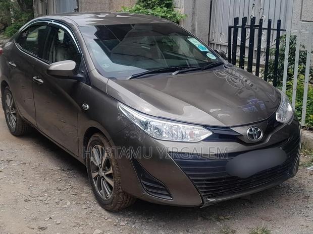 Toyota Yaris 2020 Brown