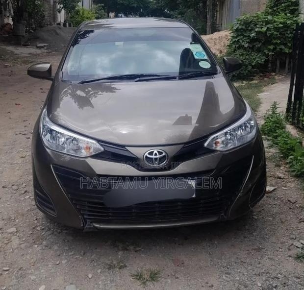 Toyota Yaris 2020 Brown