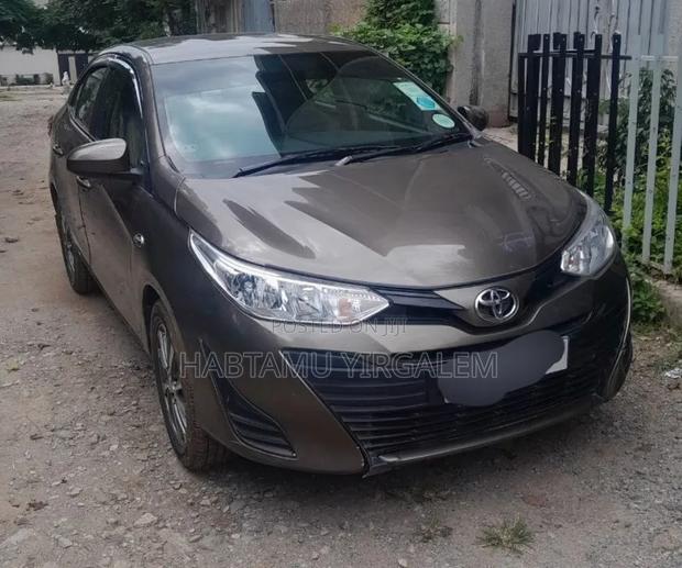 Toyota Yaris 2020 Brown