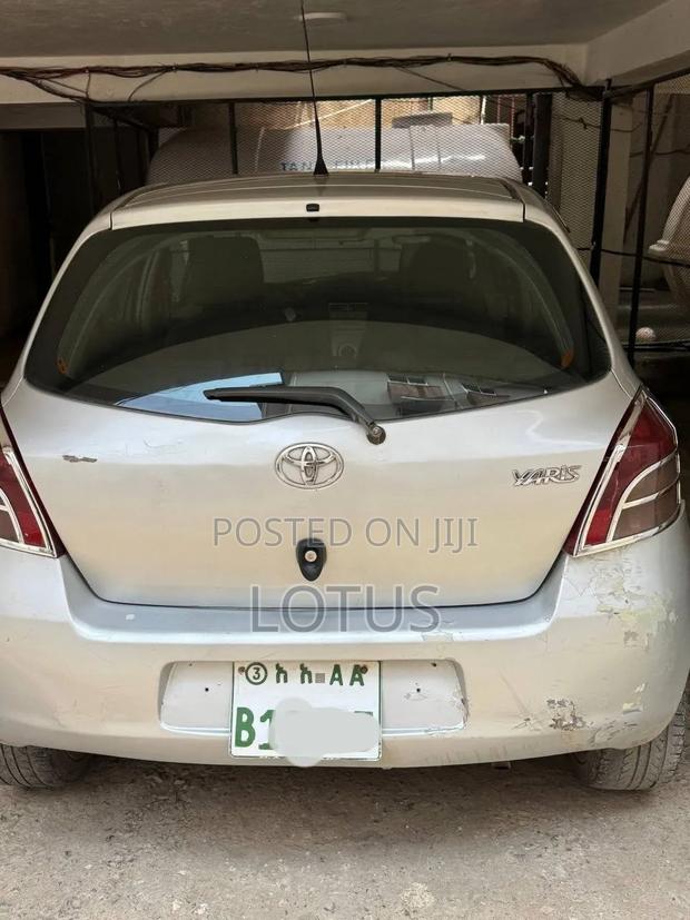 Toyota Yaris 2006 Gray