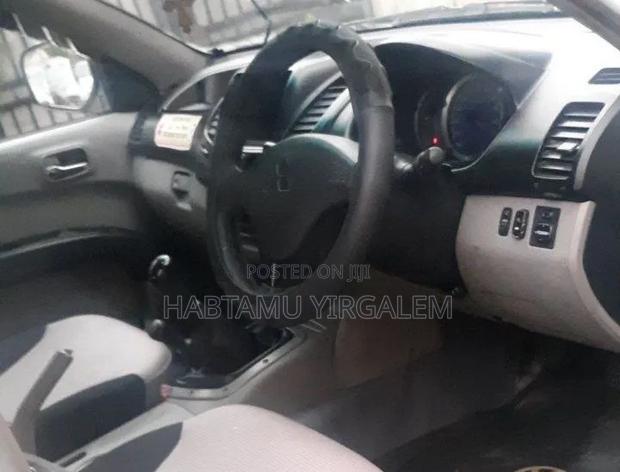Mitsubishi L200 2008 White