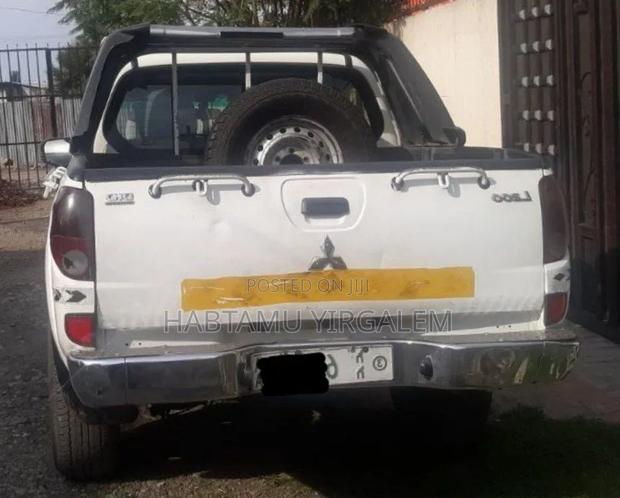 Mitsubishi L200 2008 White