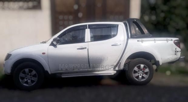 Mitsubishi L200 2008 White