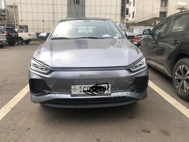 BYD E2 43 kWh 94 hp FWD 2025 Gray
