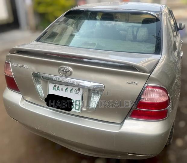 Toyota Corolla 2007 Gold