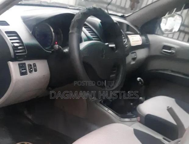 Mitsubishi L200 Double Cab 2.5 136hp 4WD 2008 White