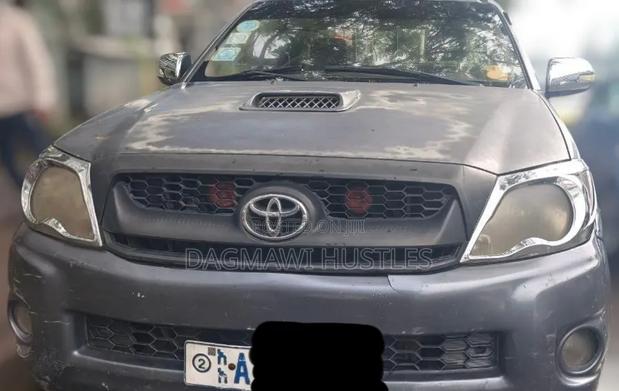 Toyota Hilux 2.5 D-4D Extra Cab 2008 Gray