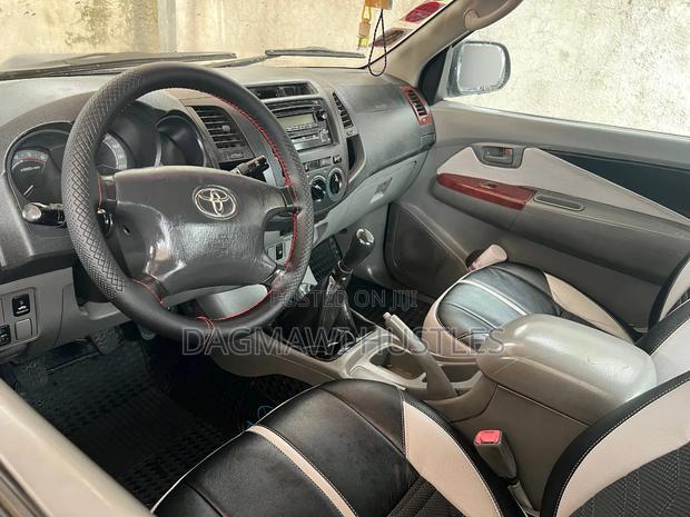 Toyota Hilux 2.5 D-4D Extra Cab 2008 Gray