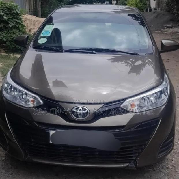 Toyota Yaris 2020 Teal