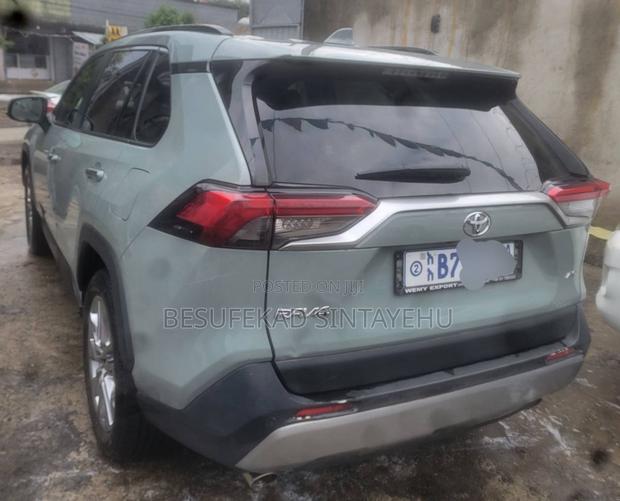 Toyota RAV4 2020 Gray
