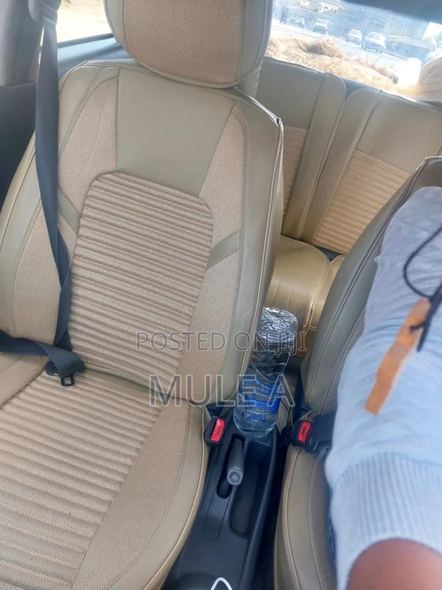 Toyota Vitz 2001 Silver