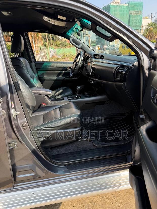 Toyota Hilux Revo Double Cab Deisel 2.8 AWD 2020 Gray