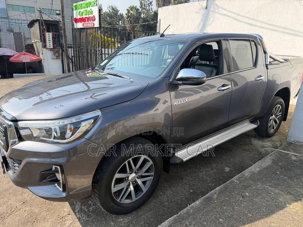Toyota Hilux Revo Double Cab Deisel 2.8 AWD 2020 Gray