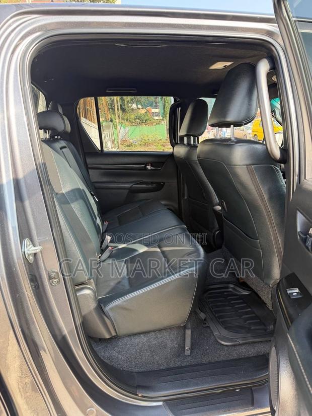 Toyota Hilux Revo Double Cab Deisel 2.8 AWD 2020 Gray
