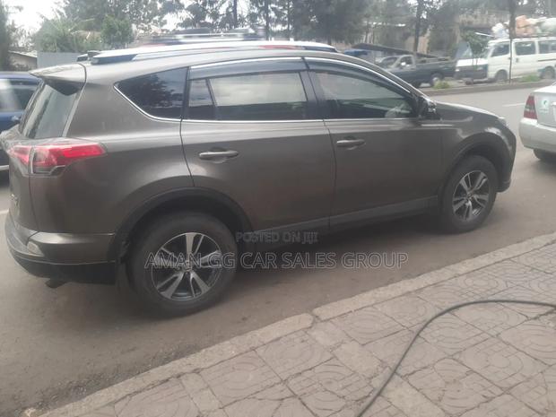 Toyota RAV4 2017 Gray