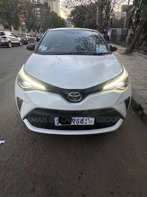Toyota C-HR 2022 White