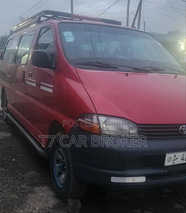 Toyota Grand HiAce 1999 Red