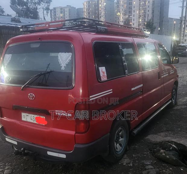 Toyota Grand HiAce 1999 Red