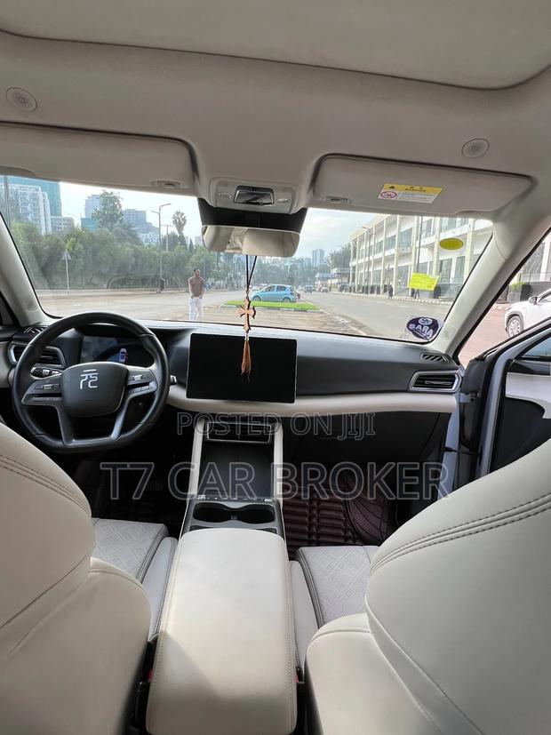 BYD Yuan Up 2025 Silver