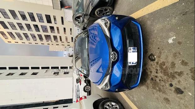 Toyota C-HR 2021 Blue