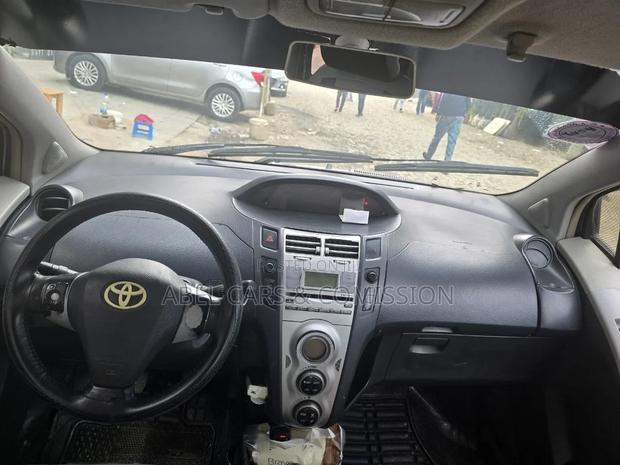 Toyota Corolla 2005 Gray