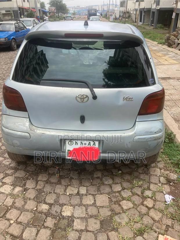 Toyota Vitz 2004 Blue