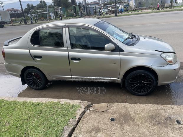 Toyota Platz 2004 Silver