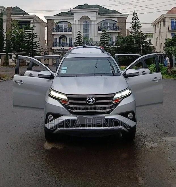 Toyota Rush 2021 Silver