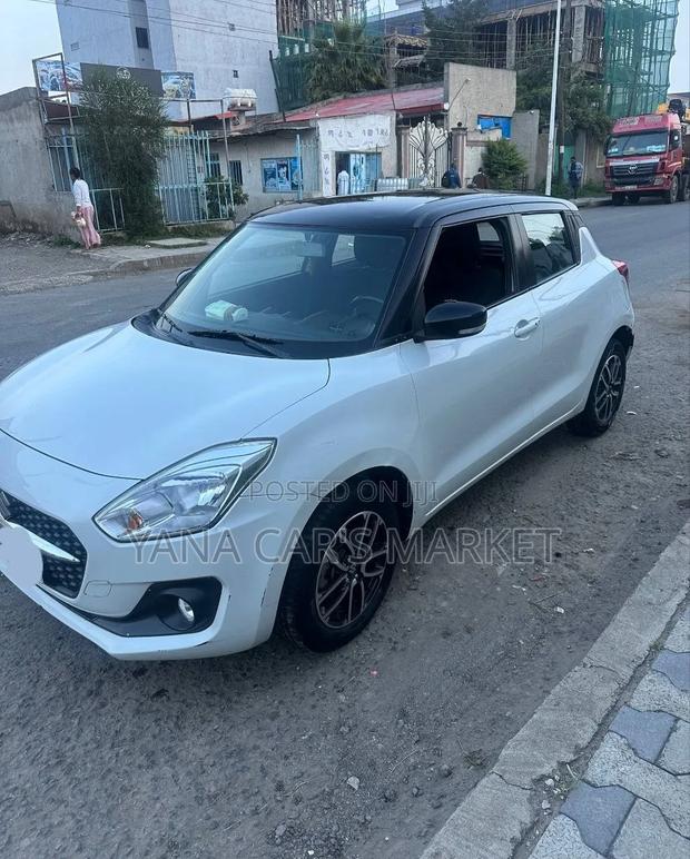 Suzuki Swift 2021 White