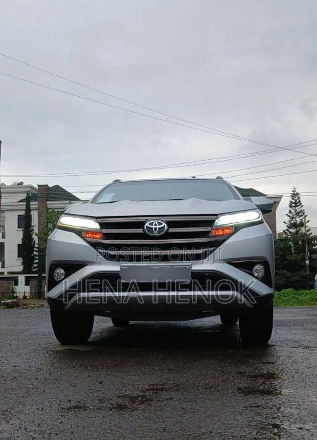 Toyota Rush 2021 Silver
