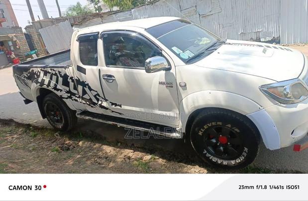 Toyota Hilux 2007 White