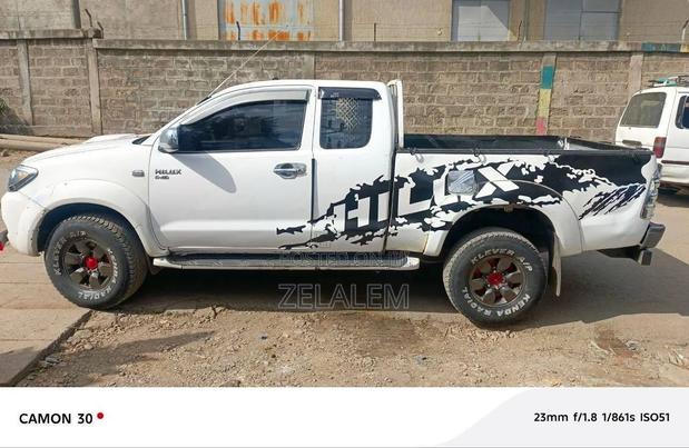 Toyota Hilux 2007 White