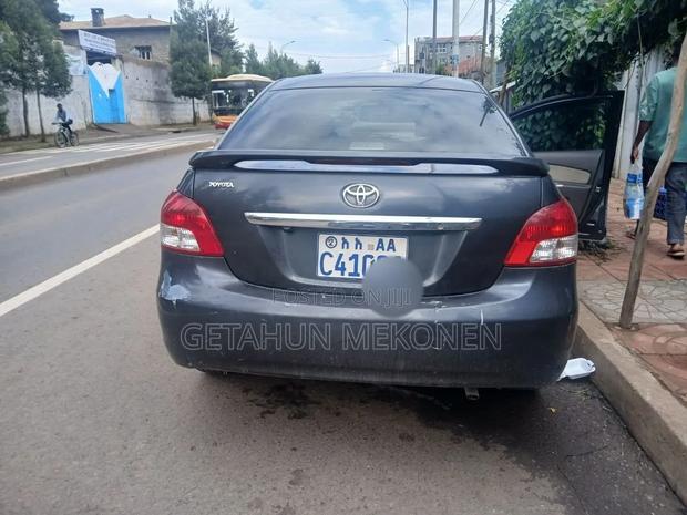 Toyota Belta 2010 Blue
