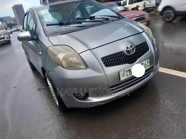 Toyota Yaris 2007 Gray