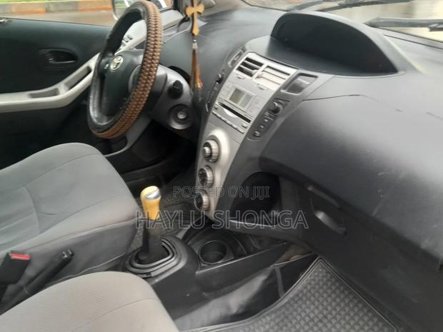 Toyota Yaris 2007 Gray