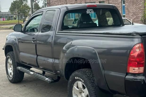 Toyota Tacoma 2014 Gray
