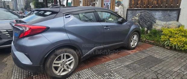 Toyota C-HR 2023 Blue