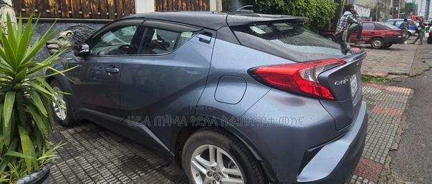 Toyota C-HR 2023 Blue